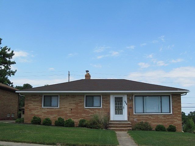 1st image of 910 Englewood Dr