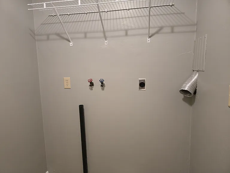 554 Bailey Dr — Photo 2