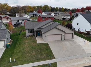 314 Keystone Dr NE, Pine Island, MN 55963