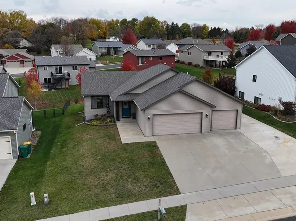 314 Keystone Dr NE, Pine Island, MN 55963