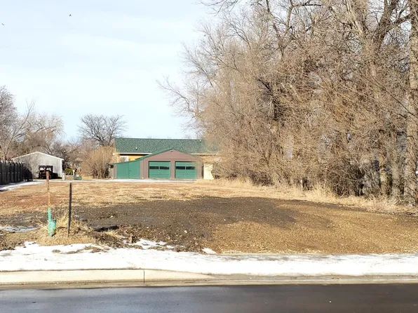 112 E 6th Ave, Fort Pierre, SD 57532