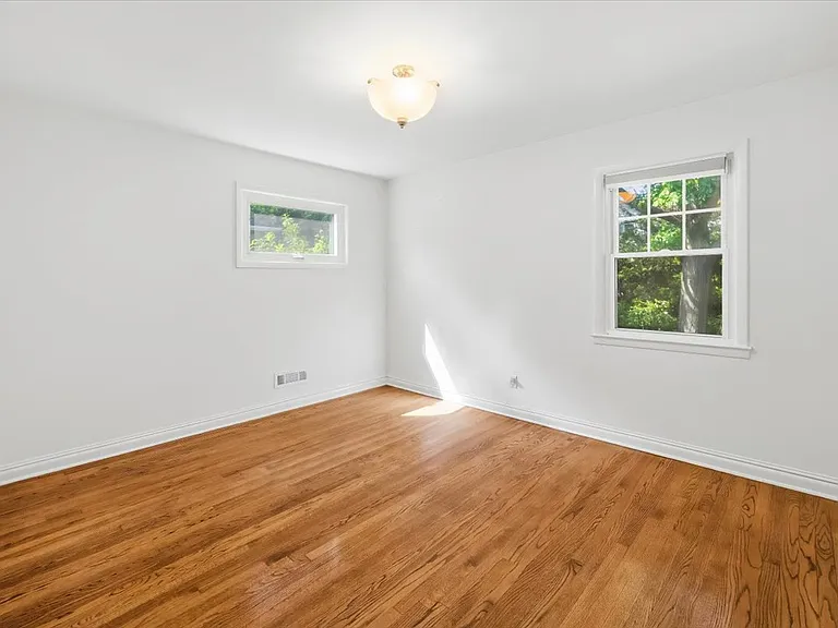 101 Pershing Rd — Photo 15