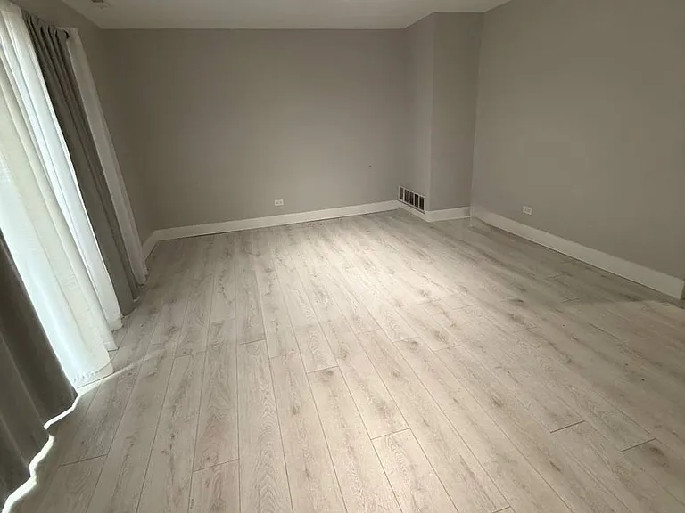 7500 W Addison St — Photo 7