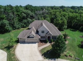 1827 Coach House Ct, Racine, WI 53406