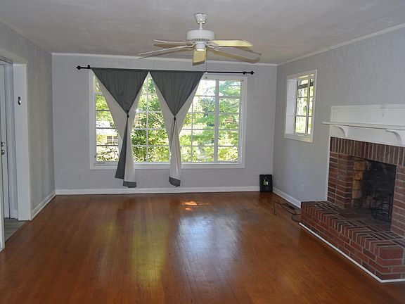 3rd image of 2029 Evergreen Dr