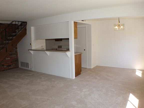 3rd image of 2020 Avenida Vista Delmonte Unit 3