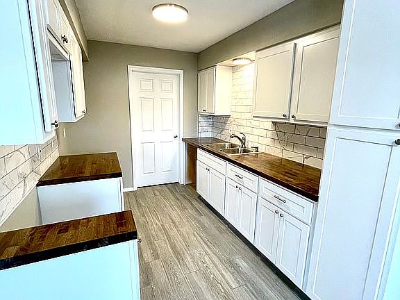 2nd image of 1004 W Coal Ave