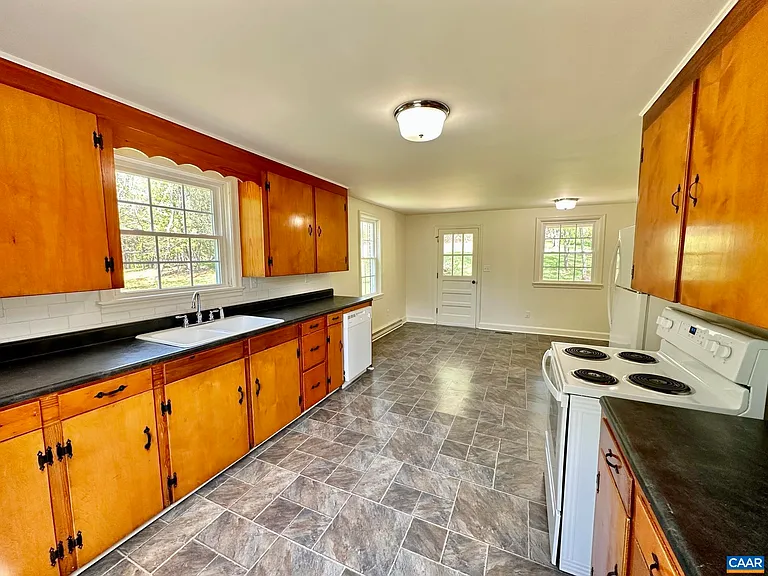 2278 Hansens Mountain Rd — Photo 11