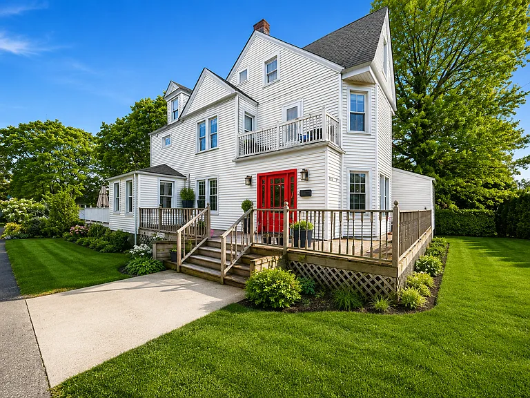 356 Cedar Ave — Photo 1