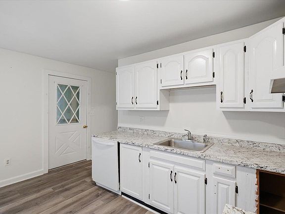 5th image of 256 Union Street