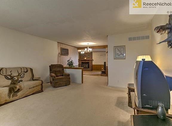 4th image of 3700 N Delaware Ave