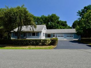 26 Dean St, Dartmouth, MA 02747