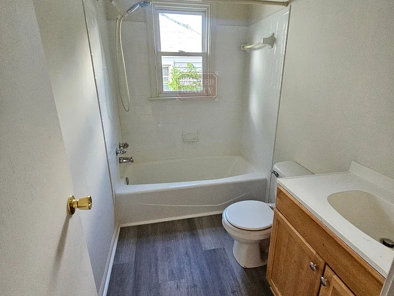 129 N Fern Ave — Photo 12