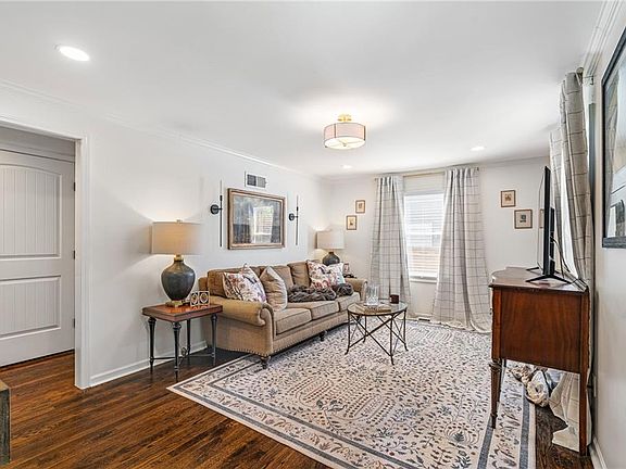 4th image of 7905 Belleview Ave