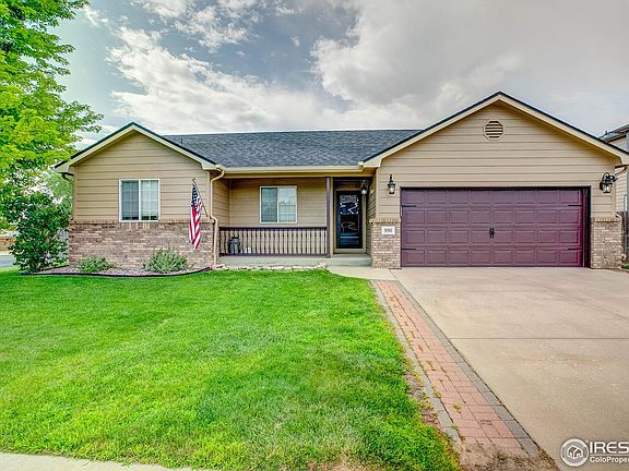 2nd image of 990 Emerald Dr