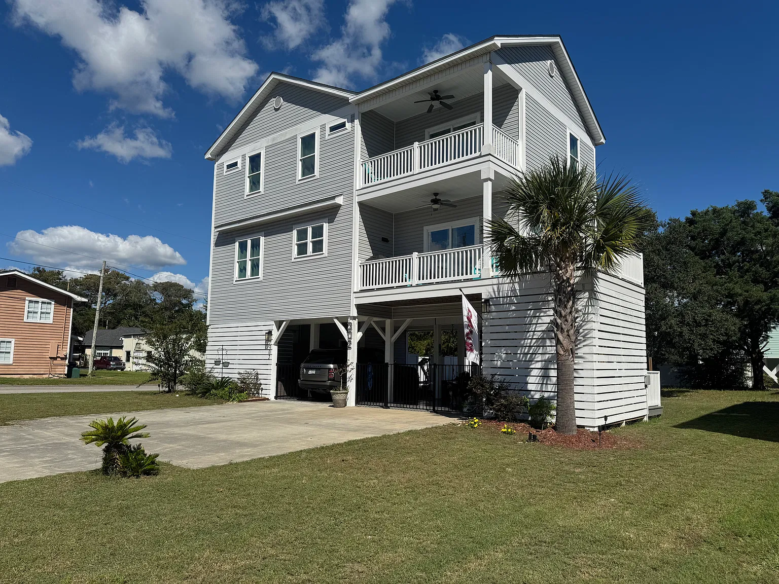 4 bed, 3.5 bath, 2000 sqft, $4,000 — Photo 1