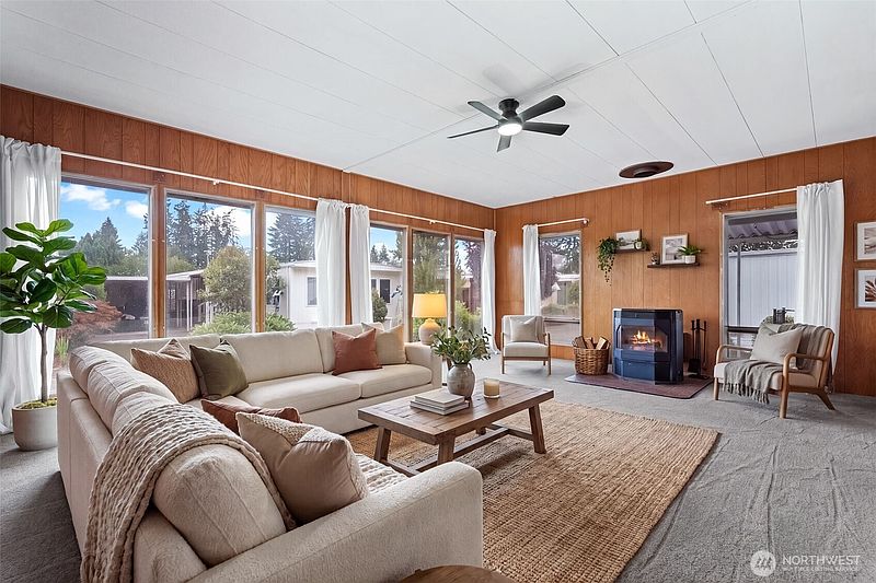3rd image of 3702 Hunt Street #32