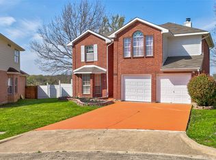 3901 Silver Meadow Ln, Grand Prairie, TX 75052