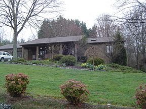2nd image of 4037 Hemingway Dr