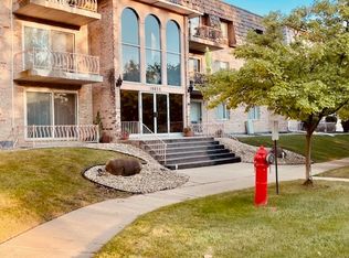 18855 Burnham Ave APT 131, Lansing, IL 60438