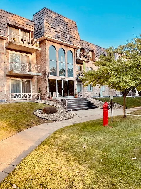 18855 Burnham Ave APT 131 photo 1