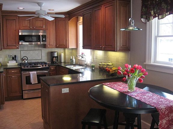 Work Area-Dual Burner Cooktop-Silestone Counters 