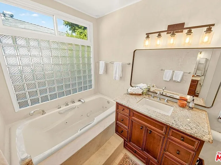 2940 Cardiff Ave — Photo 15