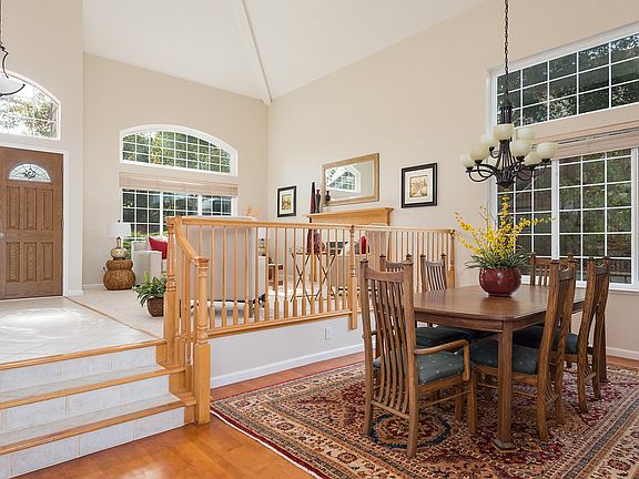 5th image of 8357 Creekside Dr