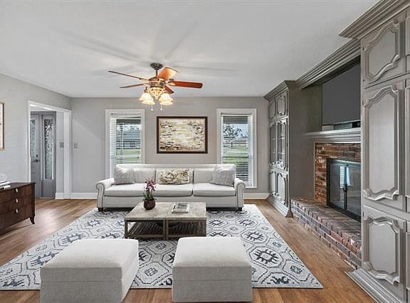 2nd image of 7017 Windmill Ln