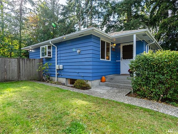 3rd image of 625 N 203rd Ln