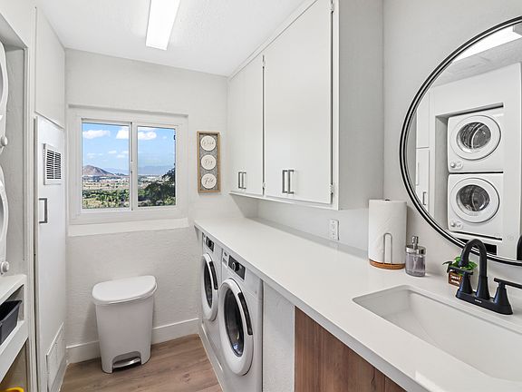 5th image of 4646 Beacon Way