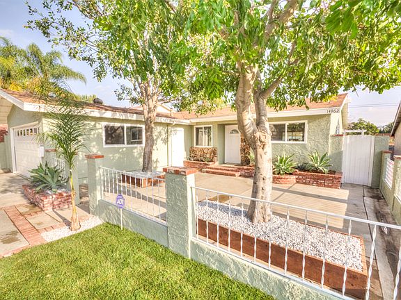 2nd image of 14962 La Mesa St