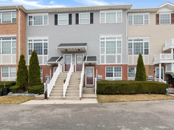 241 Surf Drive, Bronx, NY 10473