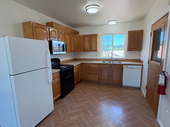 221 W Wynooche Ave #404