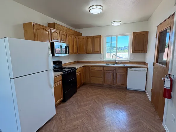 221 W Wynooche Ave #404, Montesano, WA 98563