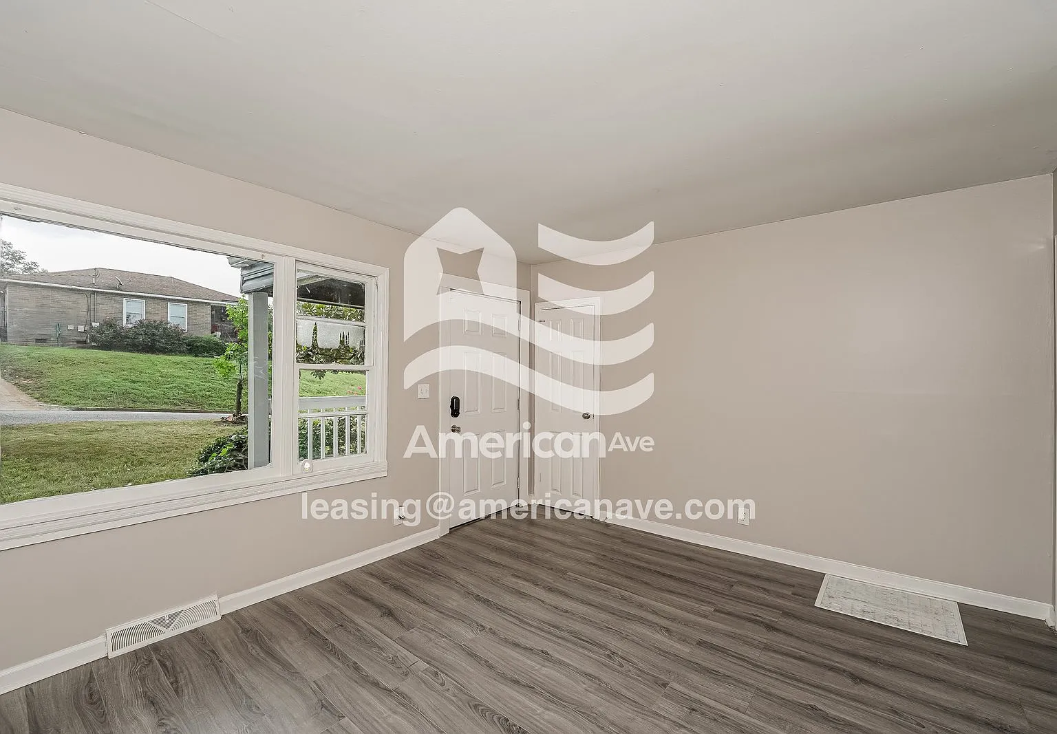 3 bed, 1.0 bath, 960 sqft, $897 — Photo 3