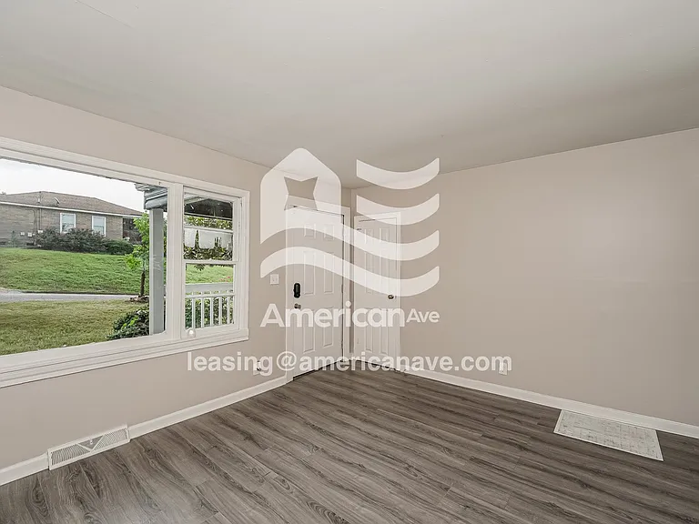 1095453_002_living_room_3.jpg
