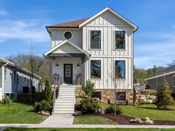 662 Holmes St, Bettendorf, IA 52722