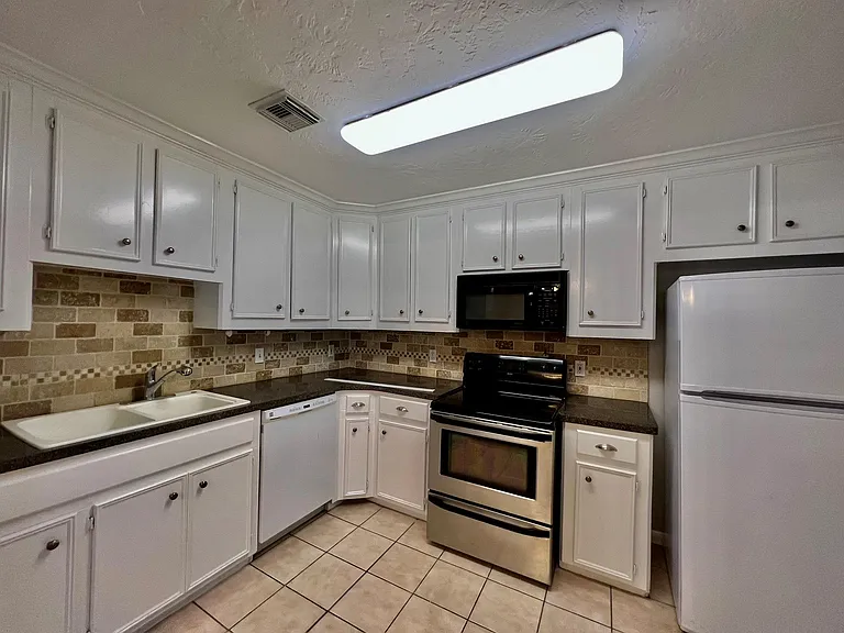 5124 Beech St — Photo 10