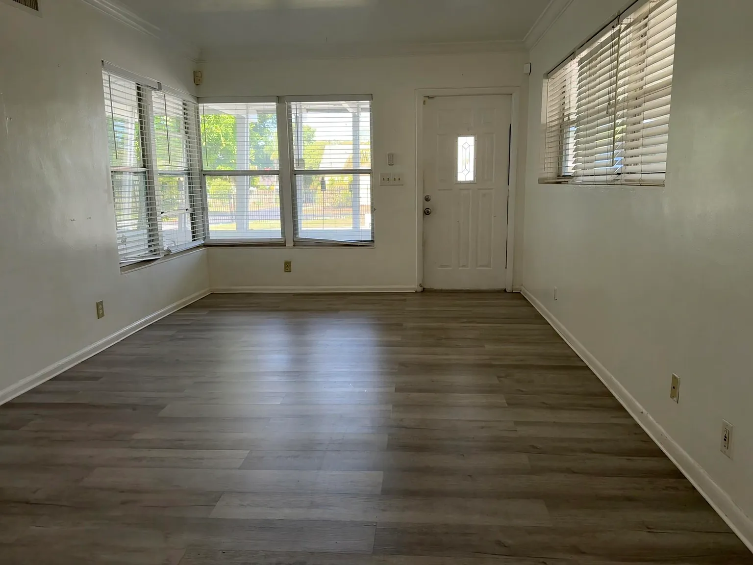 2 bed, 1.0 bath, 901 sqft, $2,100 — Photo 3