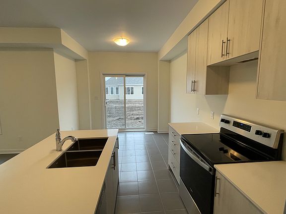 3rd image of 65 Oakmont Dr