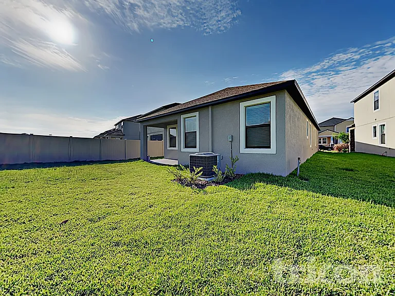 9735 Ivory Dr — Photo 42