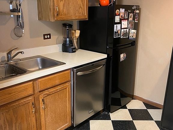 5th image of 1301 Wyndham Dr APT 206