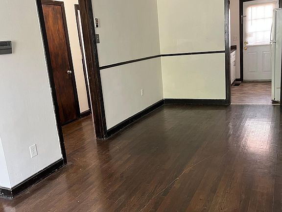 Nice open floorplan with view of the living room, dining area and kitchen