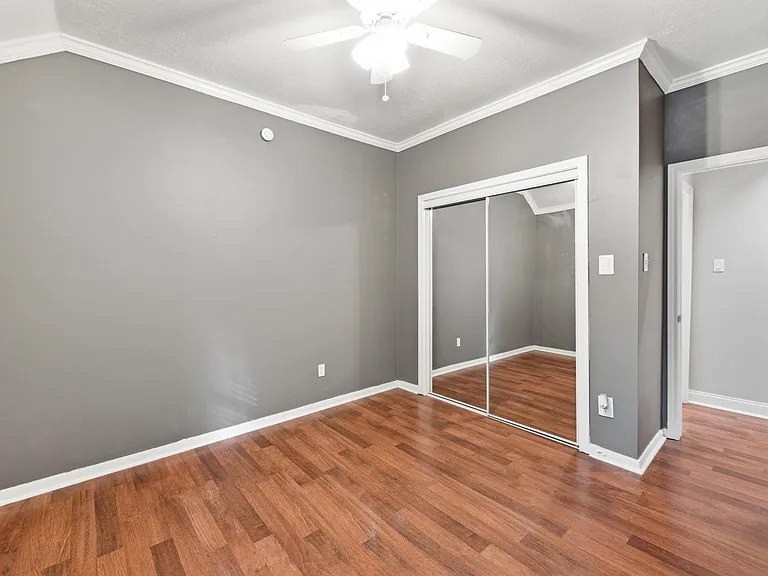 1813 Oak Wood Dr E — Photo 32