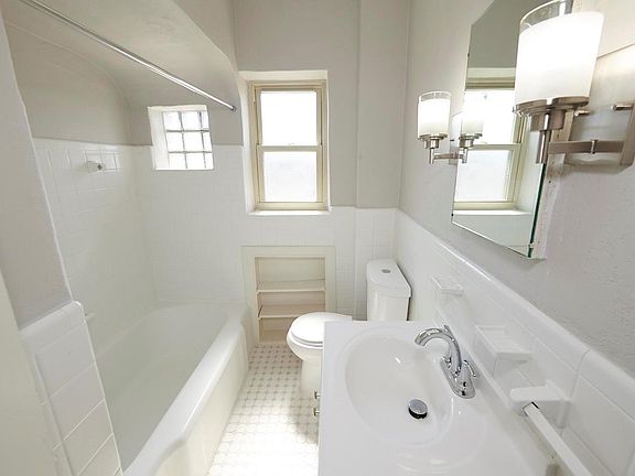 3rd image of 5823 Lindenwood Ave APT 3E