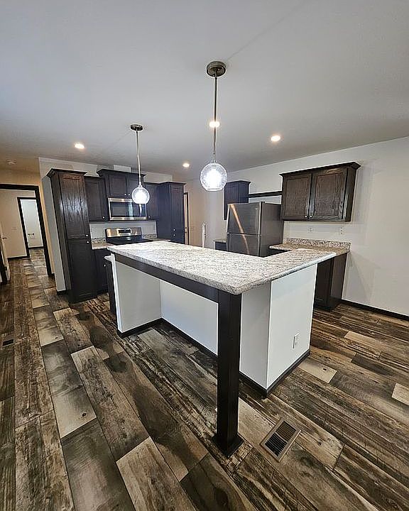 1st image of 900 S Tabor Pl