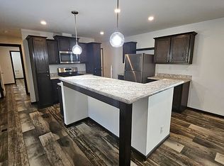 900 S Tabor Pl, Sioux Falls, SD 57106