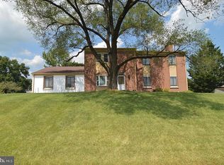 107 Magnolia Dr, Douglassville, PA 19518
