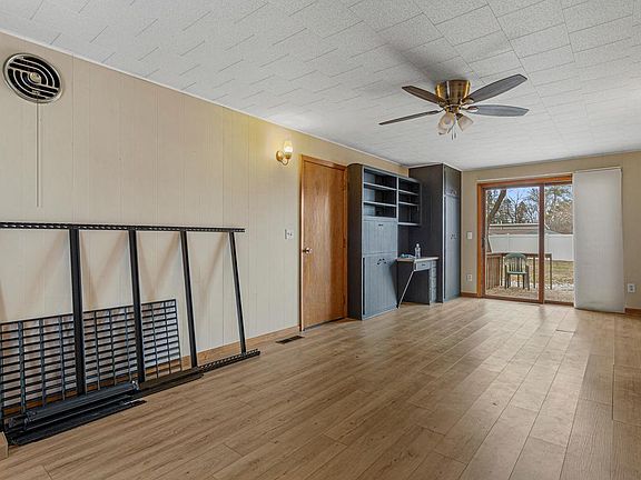 3rd image of 837 Turril St